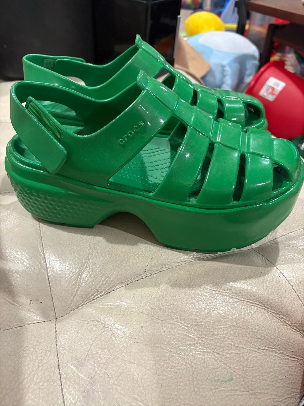NWOT-Crocs Stomp Fisherman Kelly Green Jelly Platform Sandals - Picture 3 of 5